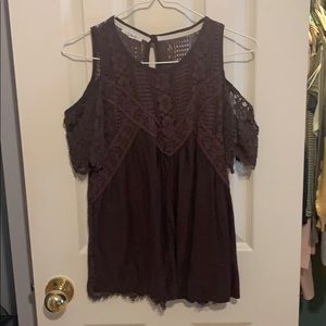 Peek a boo sleeve shirt